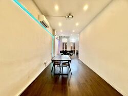 North Bridge Road (D7), Office #525693171